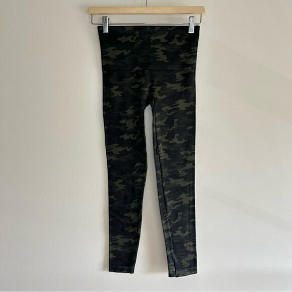 Spanx Look At Me Now Seamless Leggings- Green Camo sz M - Picture 3 of 7